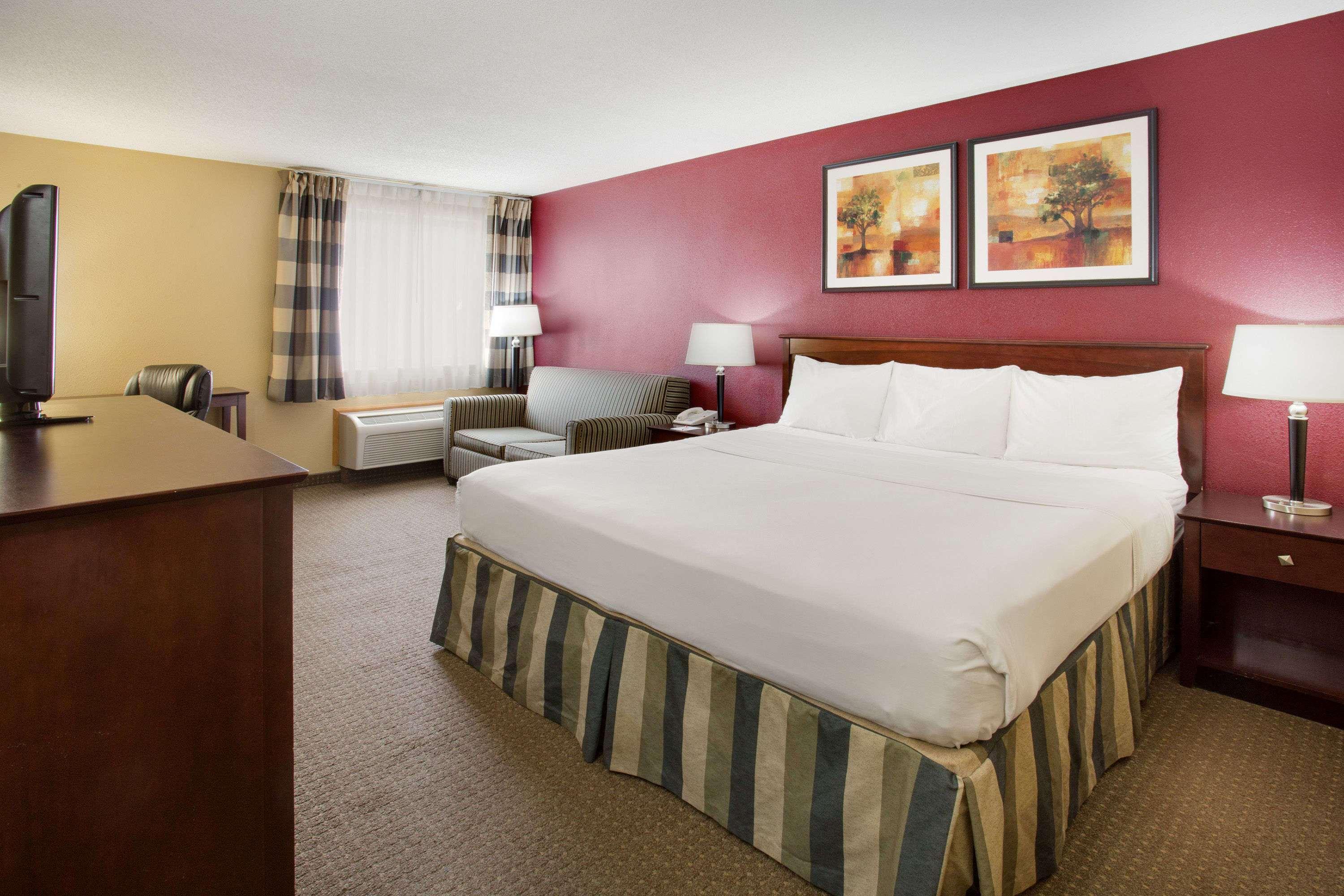 Ramada By Wyndham Bettendorf Extérieur photo
