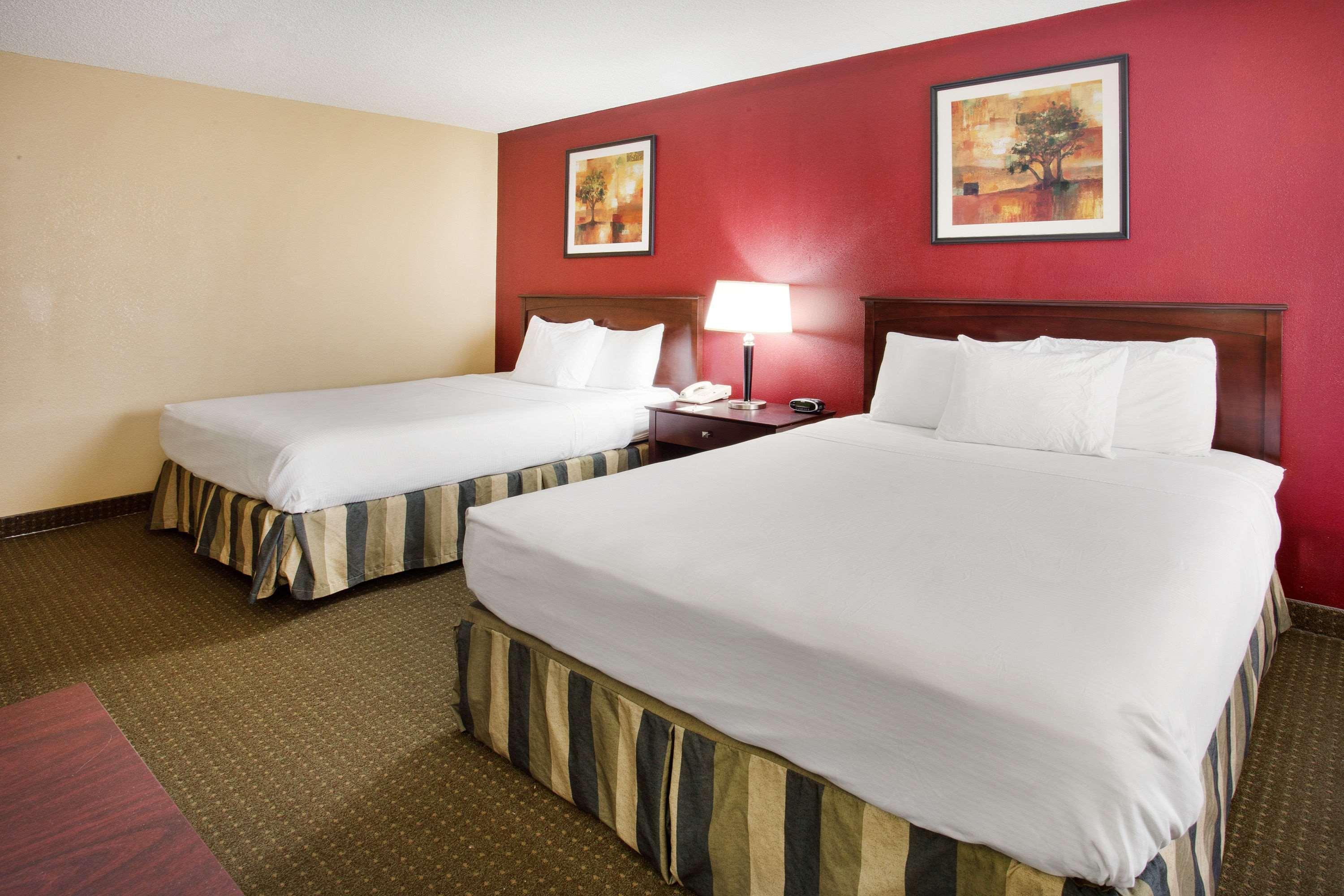 Ramada By Wyndham Bettendorf Extérieur photo