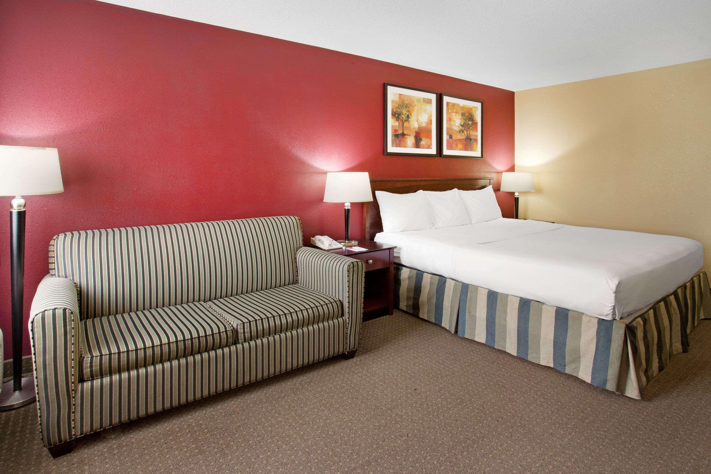 Ramada By Wyndham Bettendorf Extérieur photo